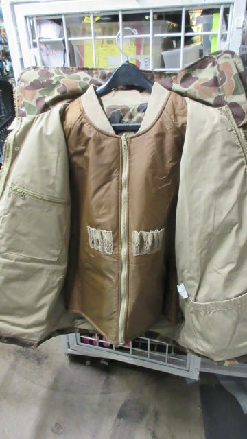 Used Vintage Gamehide 4 in 1 Reversible Multi-Layer Jacket Adult Size Medium
