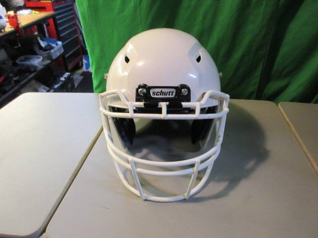 Load image into Gallery viewer, Used Schutt Vengeance A3 White Youth Medium Football Helmet (No Jawpads)
