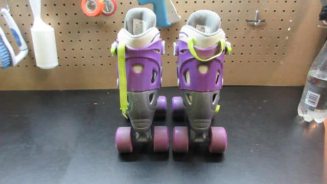 Load image into Gallery viewer, Used Chicago Kids Adjustable Quad Roller Skates - Size Small
