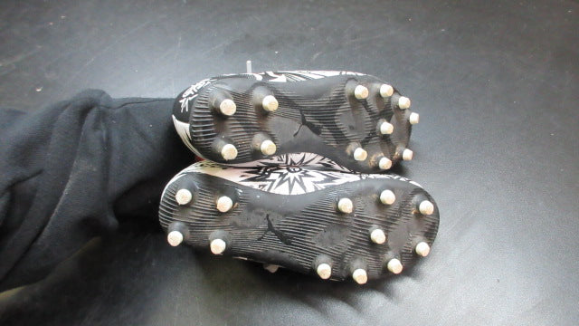 Load image into Gallery viewer, Used Tacto II x CP10 Soccer Cleats - Size Youth 10
