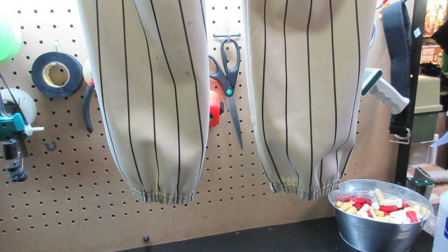 Load image into Gallery viewer, Used Wilson Elastic Bottom Baseball Pants - Size Youth
