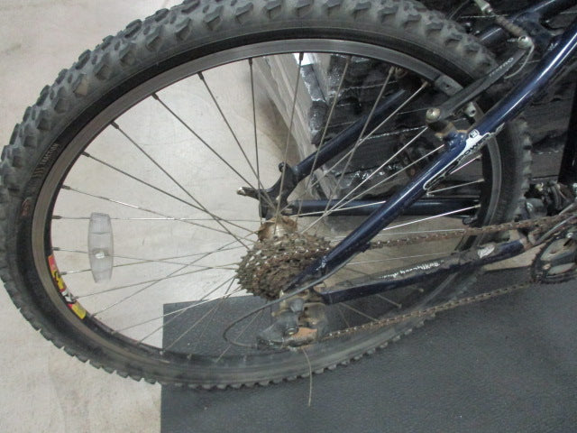Load image into Gallery viewer, Used Haro V2 Series 26&quot; 24 Speed Mountain Bike (Needs Tune Up)
