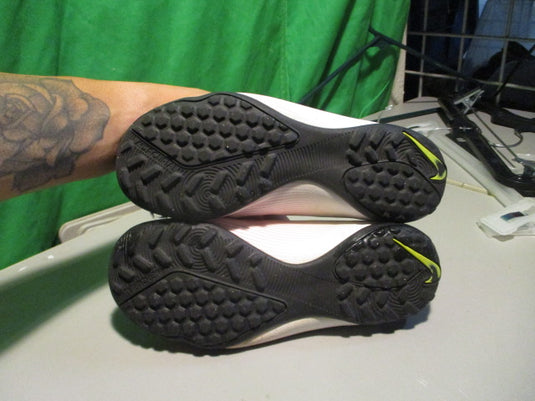 Used Nike Mercurial Size Youth 2 Indoor Soccer Shoes