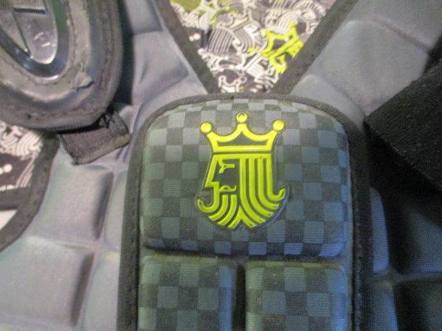 Load image into Gallery viewer, Used BRINE LOPRO Mid Superlight Lacrosse Shoulder Pad - Size Small
