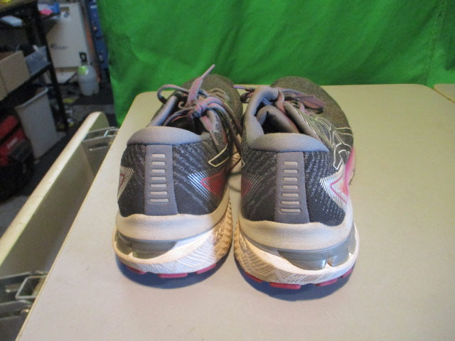 Load image into Gallery viewer, Used Asics GT-2000 Size 9.5 Running Shoes
