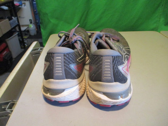 Used Asics GT-2000 Size 9.5 Running Shoes