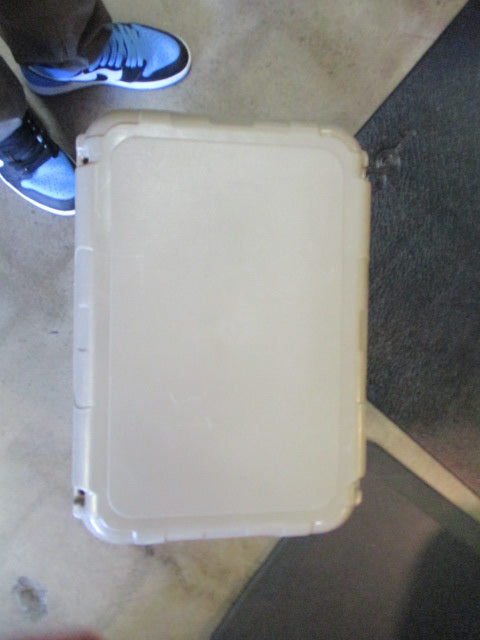 Load image into Gallery viewer, Used Magellan Outdoors Pro Explore 35 Cooler
