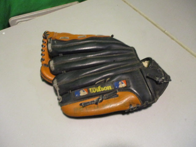 Load image into Gallery viewer, Used Wilson Advisory Staff Size 10.75 Glove - RHT
