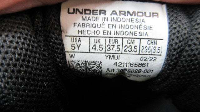 Load image into Gallery viewer, Used Under Armour Spotlight 2.0 Football Cleats - Size Youth 5
