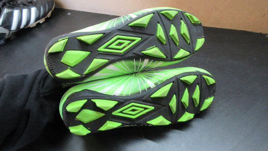 Used Umbro Arturo Soccer Cleats - Size 4