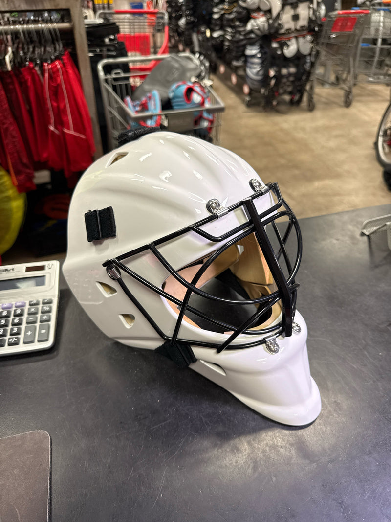 Load image into Gallery viewer, Like New Victory Sports V6 Adult Goalie Mask with HECC Cat Eye Cage Size Med
