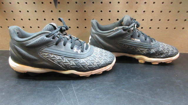 Load image into Gallery viewer, Used Under Armour Leadoff Low RM 3.0 Baseball Cleats - Size 5.5 Youth

