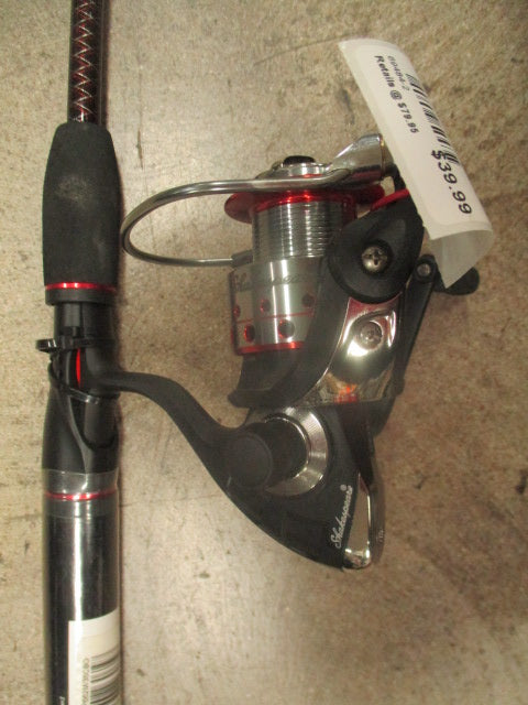 Load image into Gallery viewer, Used Shakespeare Ugly Stik GX2 6' 6" Fishing Pole Combo
