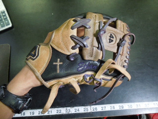 Used 44PRO Signiture Series Custom JP11 11.5" RHT Infield Glove