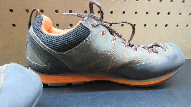 Load image into Gallery viewer, Used Scarpa Men's Crux Approach Shoes - Size 6.5
