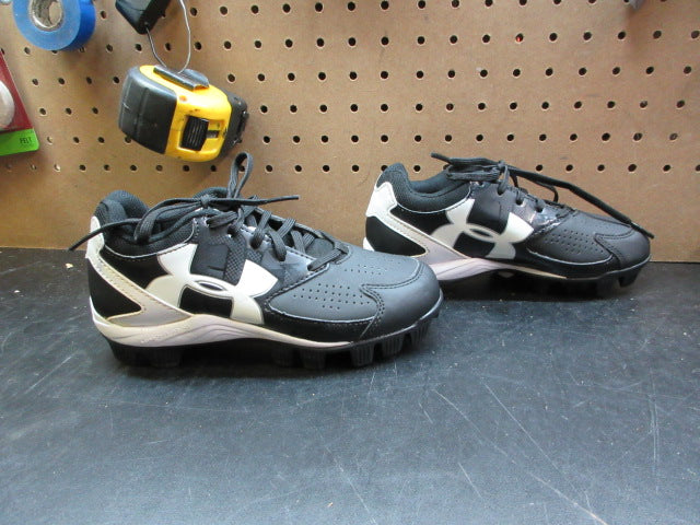Load image into Gallery viewer, Used Under Armour Glyde RM Softball Cleats - Size Youth 1
