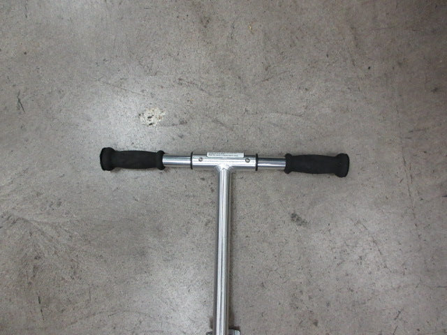 Load image into Gallery viewer, Used Razor A6 - Kick scooter - 13.4 in - silver
