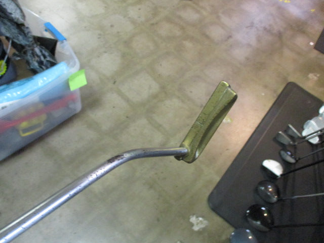 Load image into Gallery viewer, Used Spalding 44 RH 34&quot; Putter
