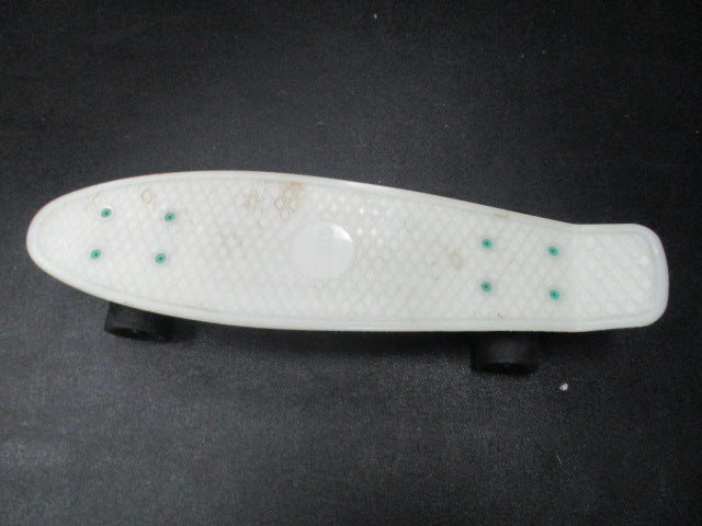 Load image into Gallery viewer, Used 22&quot; Penny Board Skateboard
