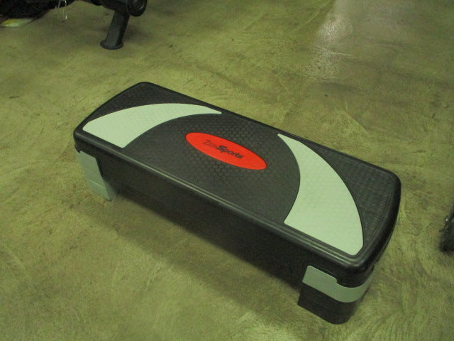 Load image into Gallery viewer, Like New Zen Sports Aerobic Step Up Platform with 4 Raisers included
