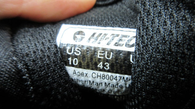 Load image into Gallery viewer, Used Hi-Tec Ravus Vent Lite Low WP 7 Hiking Shoes - Size 10
