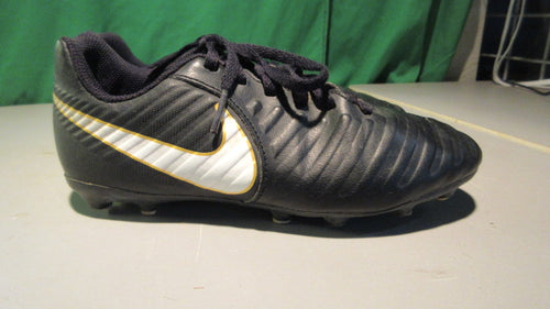 Used Nike Youth Tiempo 2.5Y Soccer Cleats