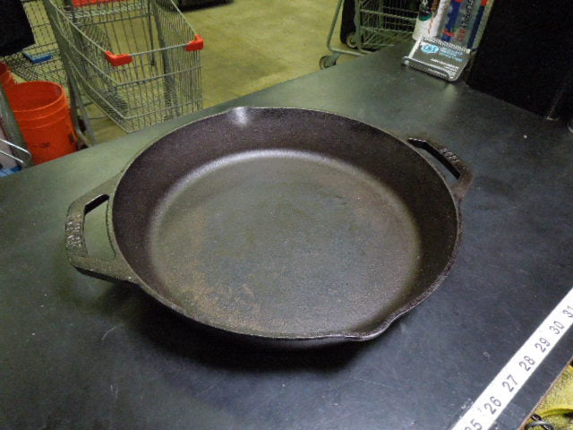 Load image into Gallery viewer, Used Lodge 12" Cast Iron Dual Handle Pan
