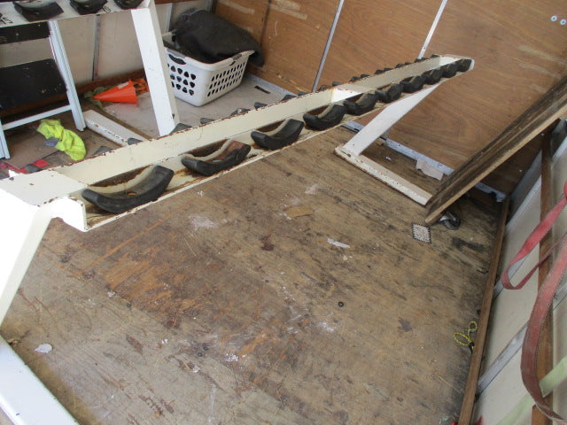 Load image into Gallery viewer, Used Icarian Single Tier 89&quot; X 32&quot; Commercial Dumbbell Rack
