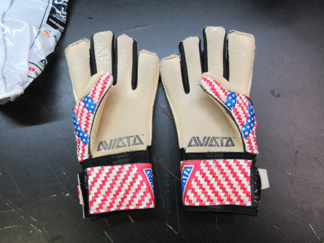Load image into Gallery viewer, Used Aviata Viper Carbon Soccer Goalkeeper Gloves - Size 5
