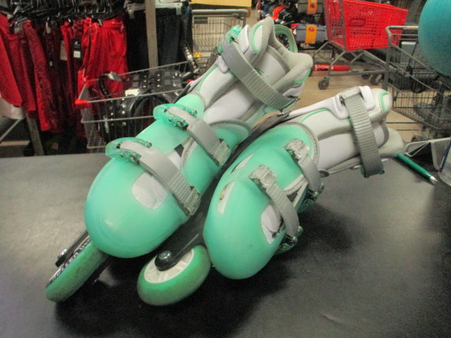 Load image into Gallery viewer, Used Roller Derby V500 Tech Adjustable Inline Skates Size 6-9
