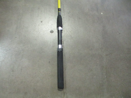 Used Fin-Chaser 6' 2-Piece Fishing Pole