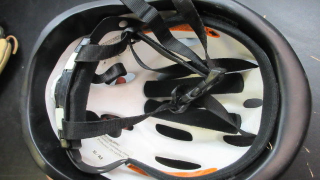 Load image into Gallery viewer, Used Bicycle Helmet - Size S/M
