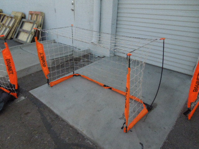 Load image into Gallery viewer, Used Bownet 5 x 3 ft Pop Up Soccer Goal
