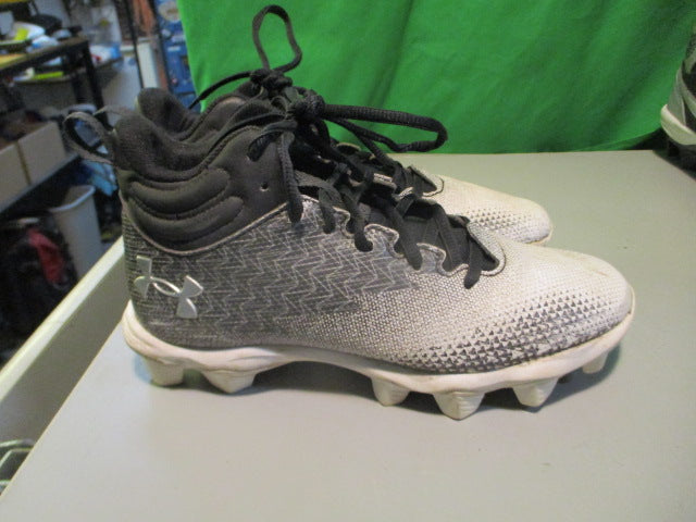 Load image into Gallery viewer, Used Under Armour Spotlight Size Youth 4 Football Cleats
