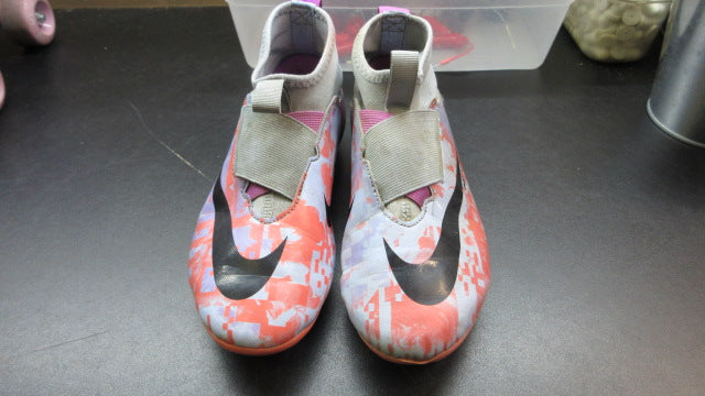 Load image into Gallery viewer, Used Nike Mercurial Soccer Cleats - Size Youth 3.5
