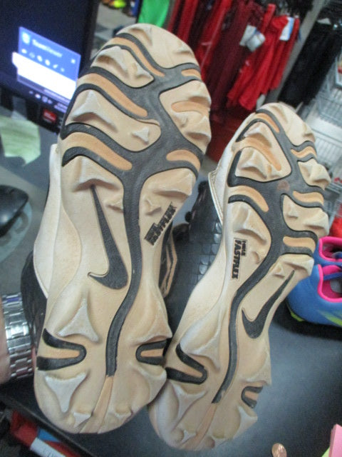 Load image into Gallery viewer, Used Nike 27 FastFlex Size 6 Football Cleats
