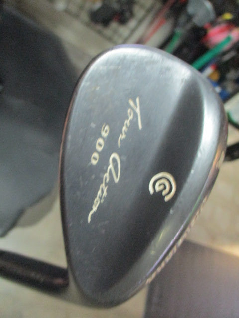 Load image into Gallery viewer, Used Clevland 60Deg RH Tour Action 900 Wedge

