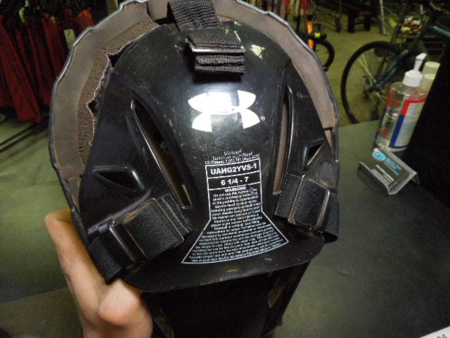 Load image into Gallery viewer, Used Under Armour Youth Victory Series UAHG2YVS Catchers Mask with Throat Guard

