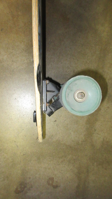 Load image into Gallery viewer, Used Quest 40&quot; Longboard - small tip peeling
