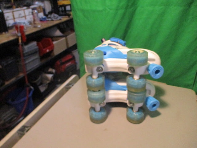 Load image into Gallery viewer, Used Sulifeel Sports Size 10C-13C Quad Roller Skates W/ Lightup Wheels
