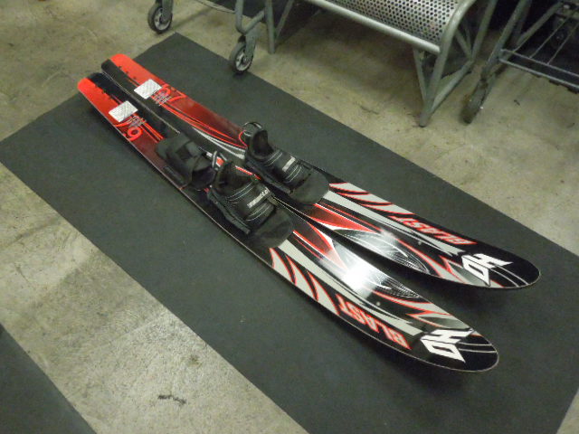 Load image into Gallery viewer, Used HO Blast 67 Super V Bottom Sport Series Complete Waterskis
