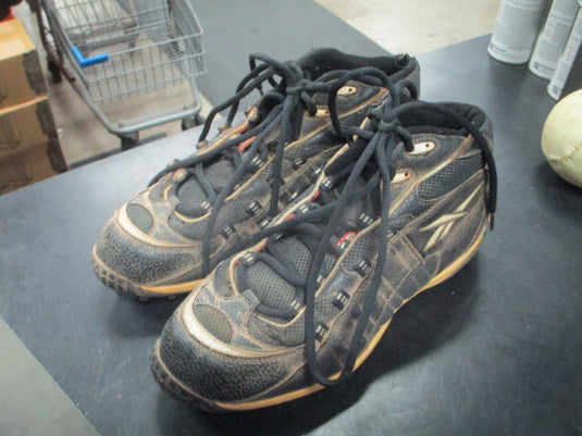 Used Reebok Tough Lined Cleats in Black Size 10