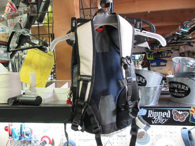 Load image into Gallery viewer, Used Outdoor Products Iceberg Hydration Pack
