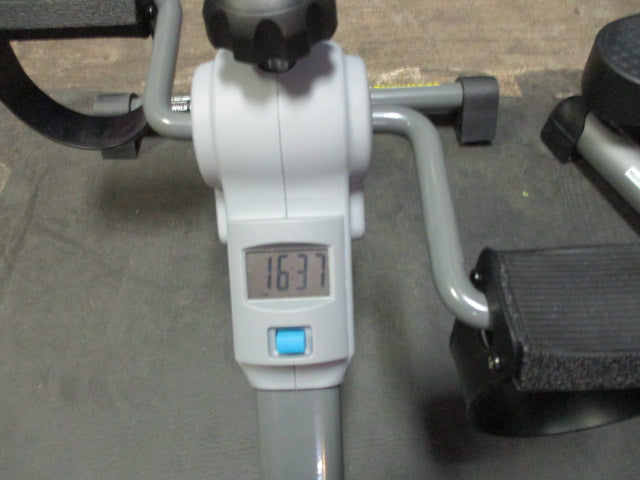 Load image into Gallery viewer, Used Stamina Mini UBE/ Bike For use while sitting or on table for arms
