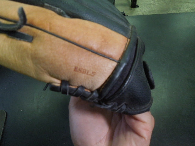 Load image into Gallery viewer, Used Rawlings Playmaker Series PM1309TB RHT 11" Glove
