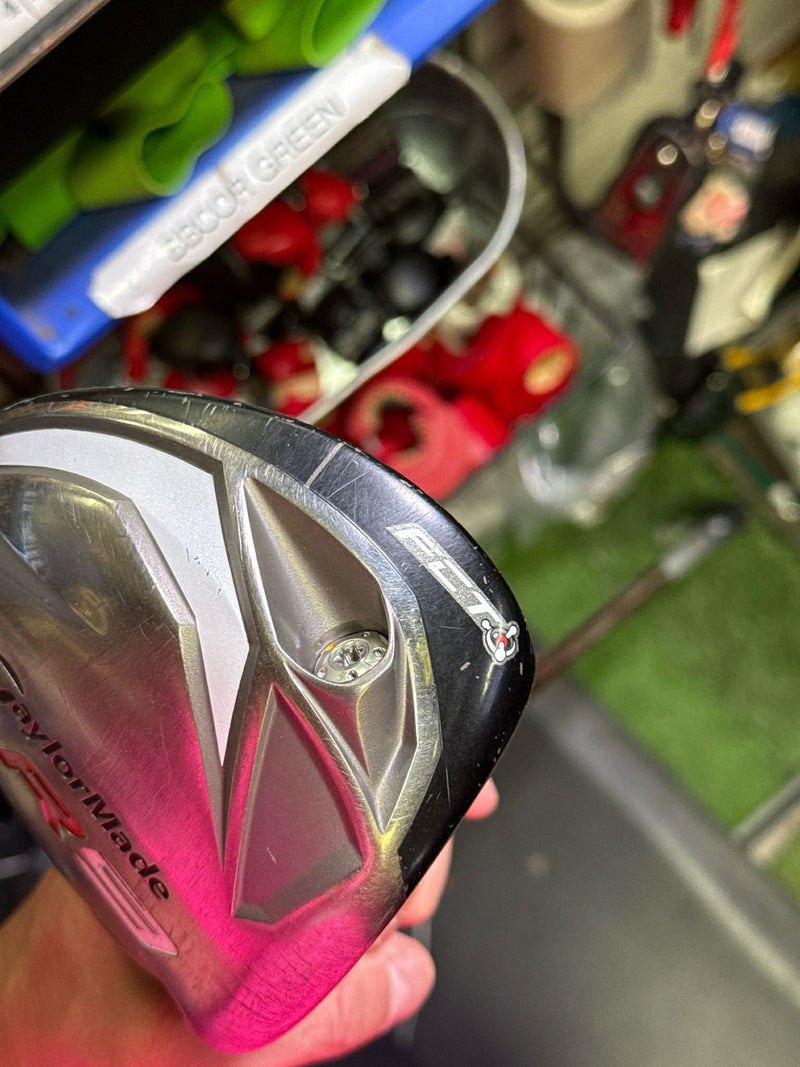 Load image into Gallery viewer, Used TaylorMade R9 FCT Right Hand 10.5º Driver
