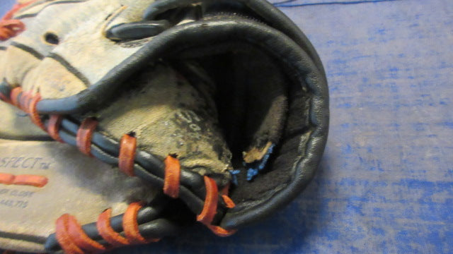 Load image into Gallery viewer, Used Mizuno Prospect Power Close 11&quot; Glove - LHT - broken strap
