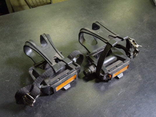Used ZONKIE Bike Pedals with Toe Clip NW-288 R3 For Road or Street Bike