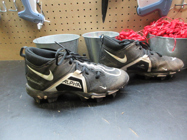 Load image into Gallery viewer, Used Nike Alpha Menace 3 Shark Football - Size Youth 6
