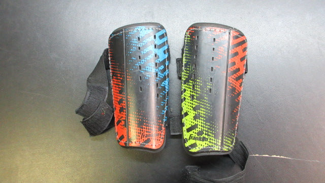 Load image into Gallery viewer, Used Franklin Pro-Flex Soccer Shin Guards - Size Small
